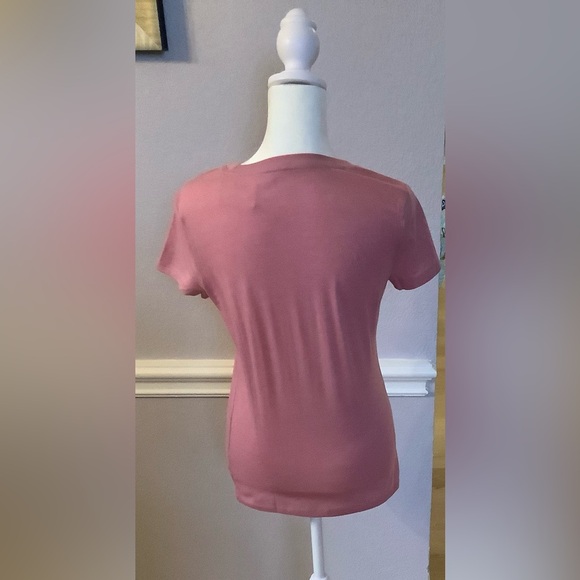 [Bundle 3 for $50] Aero Los Angeles Sequin Graphic Tee - Picture 2 of 4